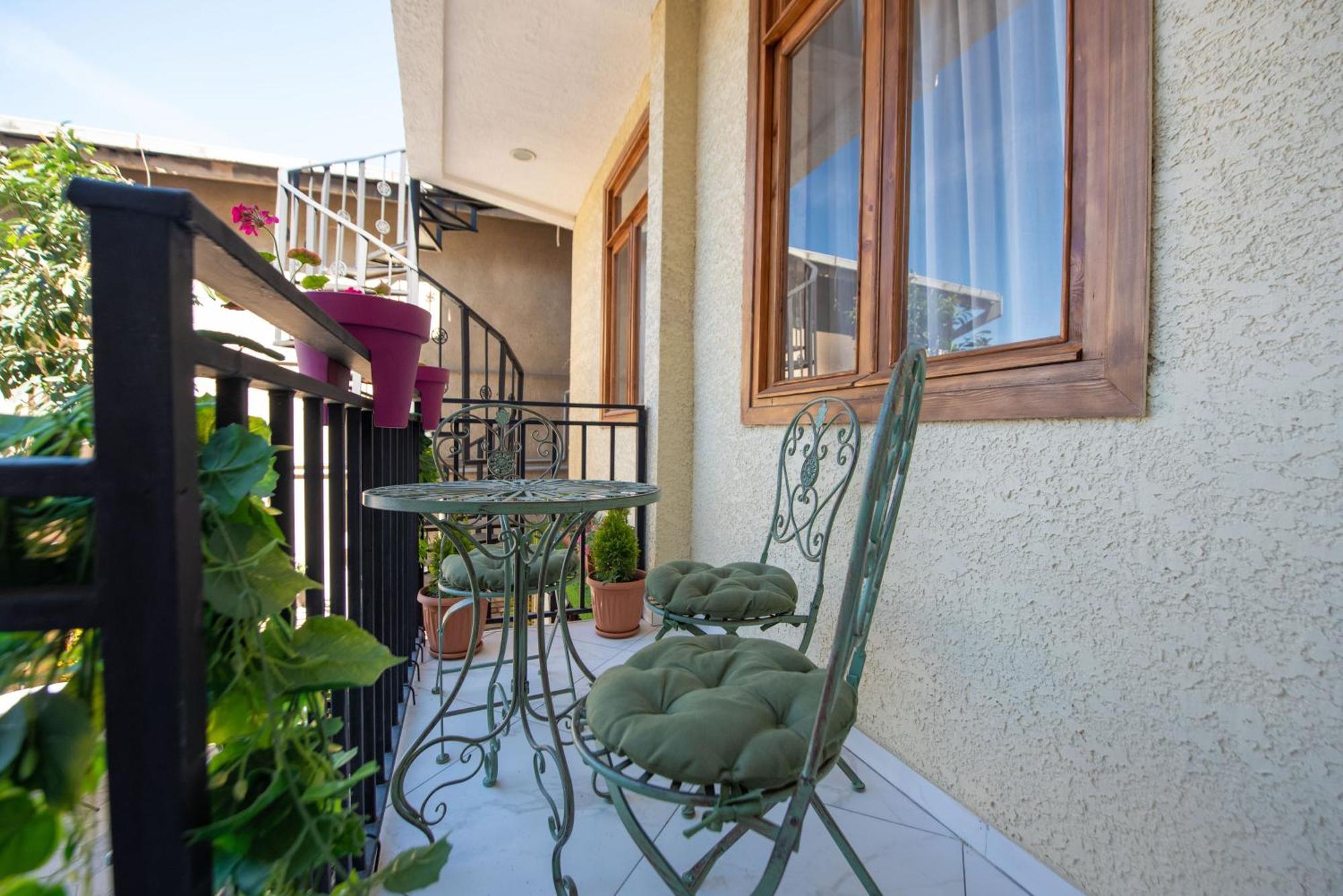 Kraveli Hotel Tbilisi Luaran gambar