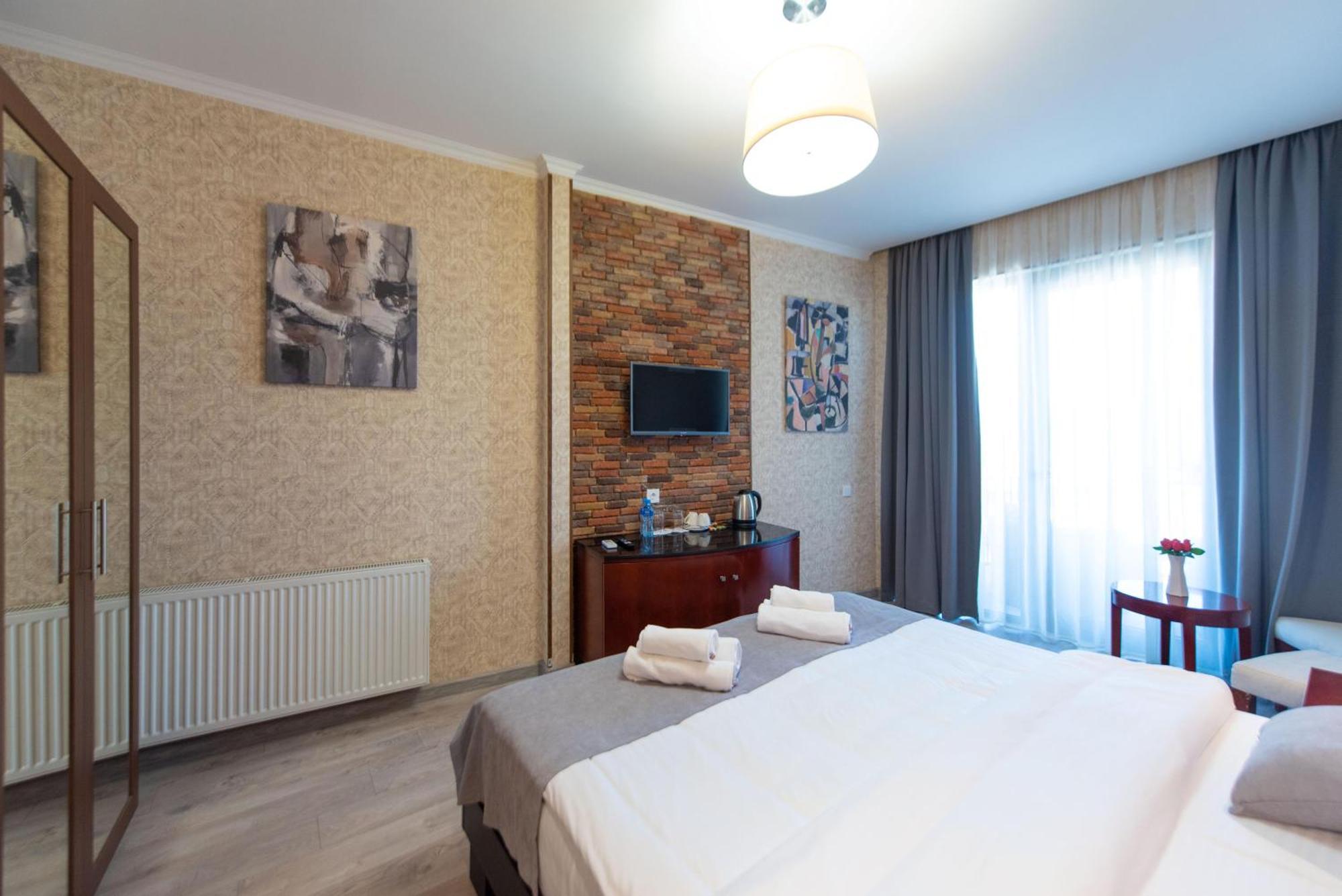 Kraveli Hotel Tbilisi Luaran gambar