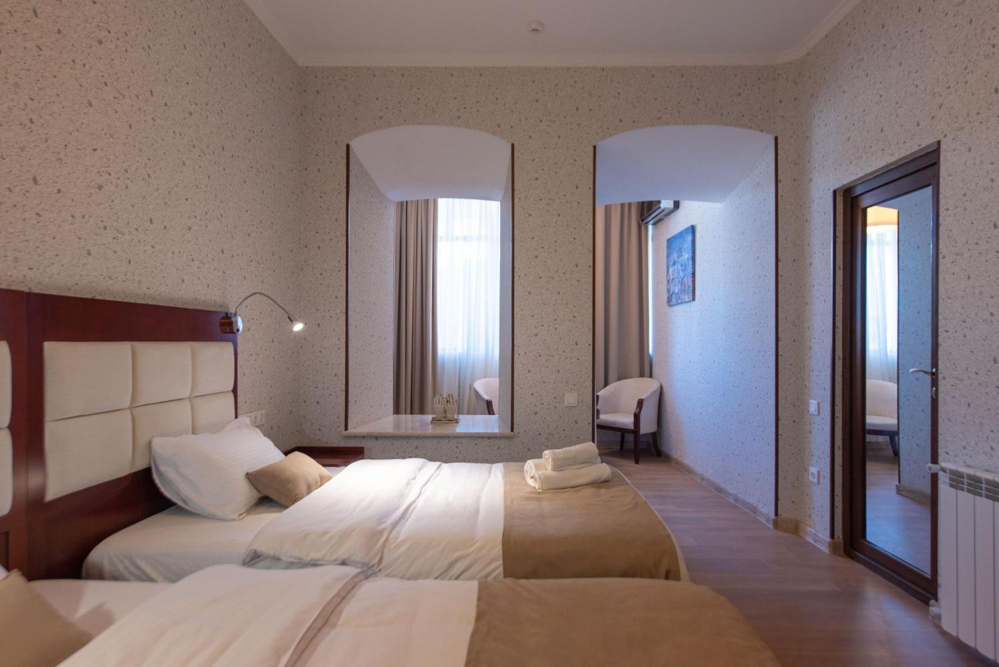 Kraveli Hotel Tbilisi Luaran gambar