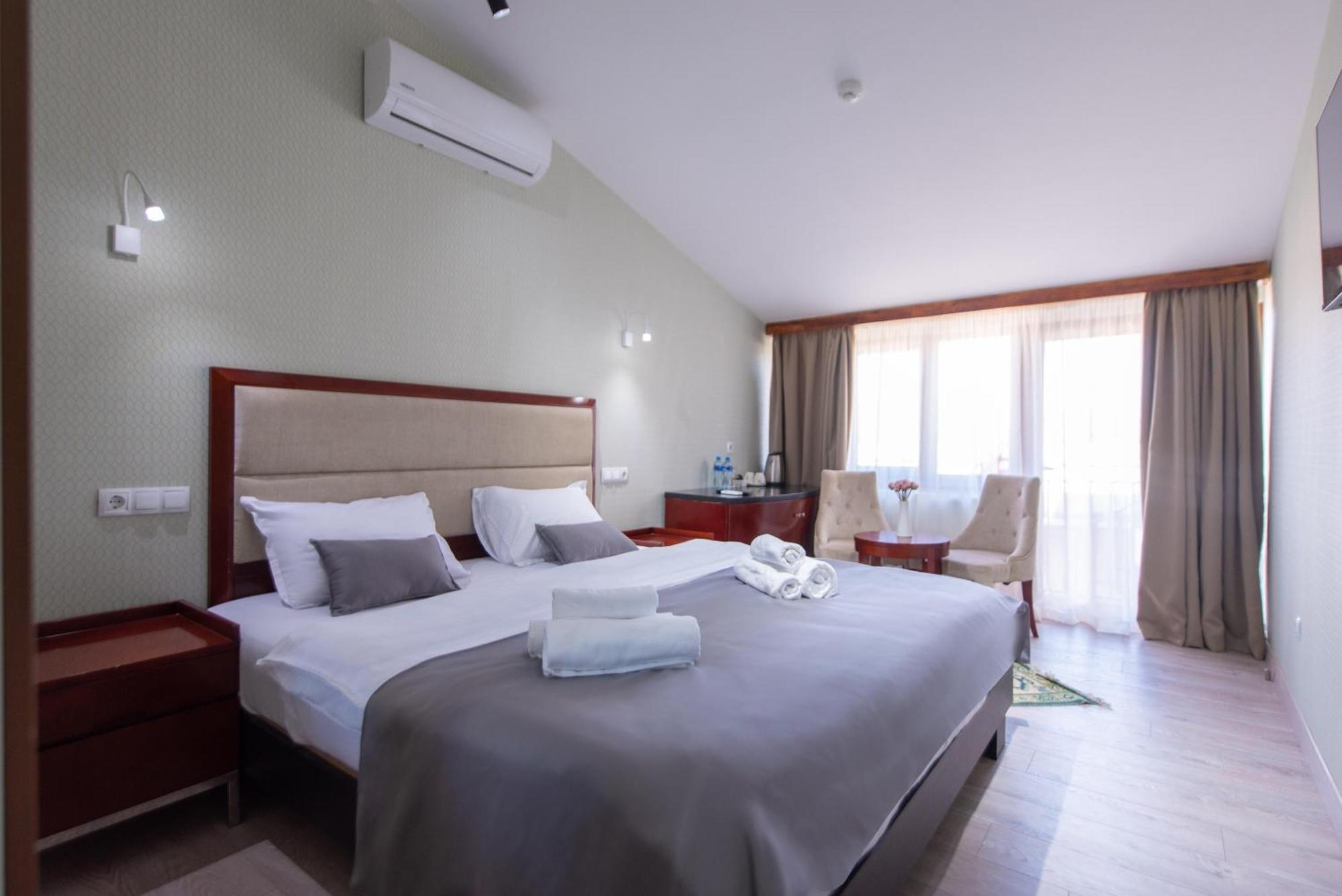 Kraveli Hotel Tbilisi Luaran gambar